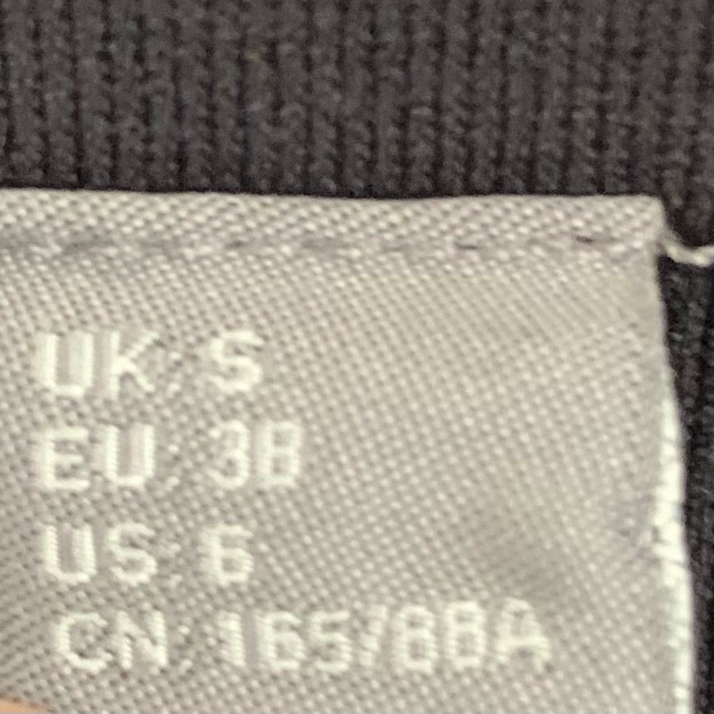 NWOT Sweaty Betty Black & White Biker Shorts - Picture 6 of 8
